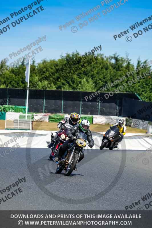 Vintage motorcycle club;eventdigitalimages;mallory park;mallory park trackday photographs;no limits trackdays;peter wileman photography;trackday digital images;trackday photos;vmcc festival 1000 bikes photographs